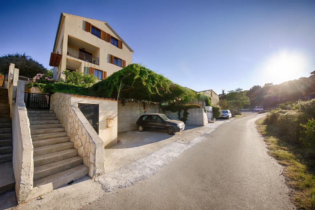 Apartments Pol Murvu Vis Esterno foto