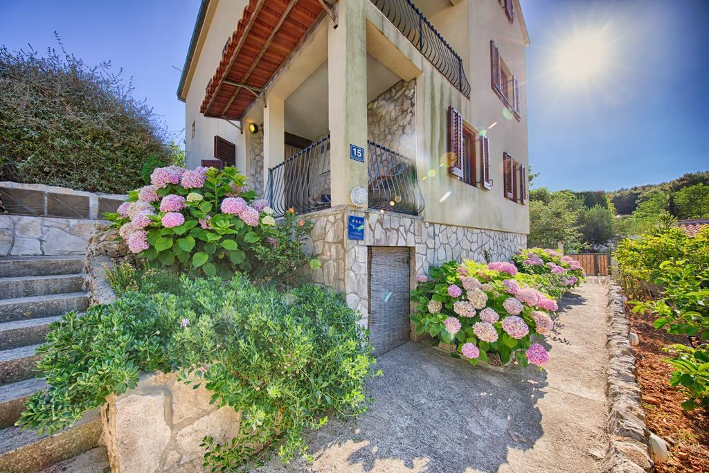 Apartments Pol Murvu Vis Esterno foto