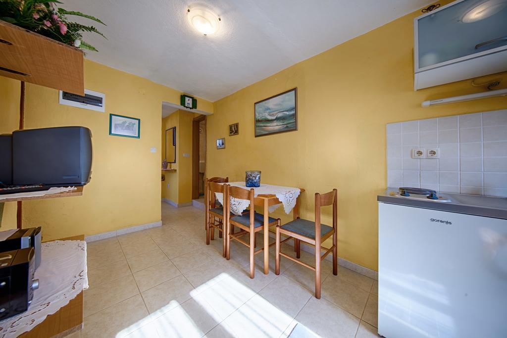 Apartments Pol Murvu Vis Esterno foto